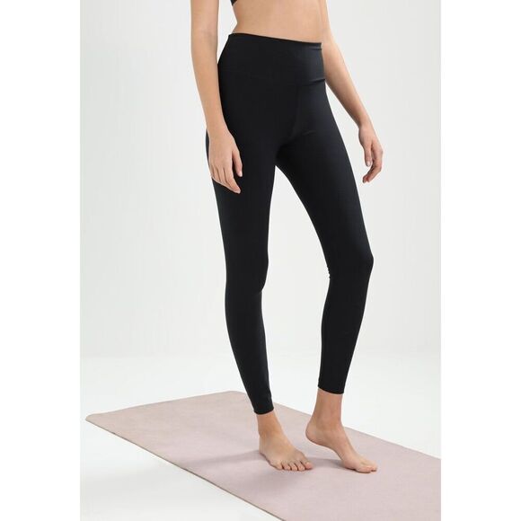 Nike Performance Sculpt Hyper Leggings In Black - Picture 3 of 11